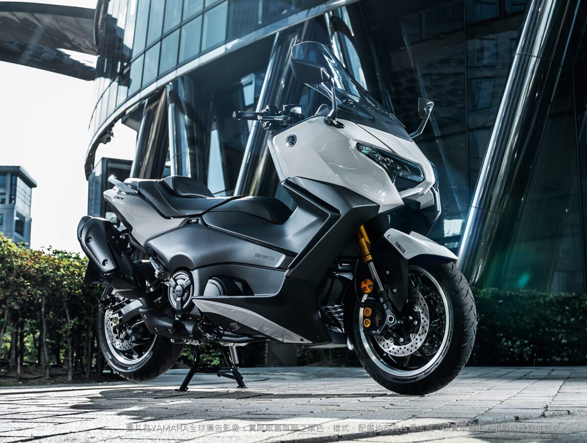 TMAX Tech MAX 全新運動化車身造型