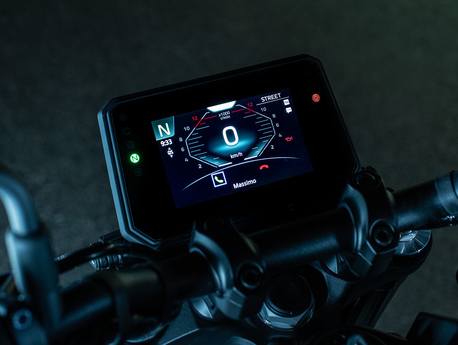 YAMAHA MT-09 Y-AMT 5 吋 TFT 儀表 × Y-Connect